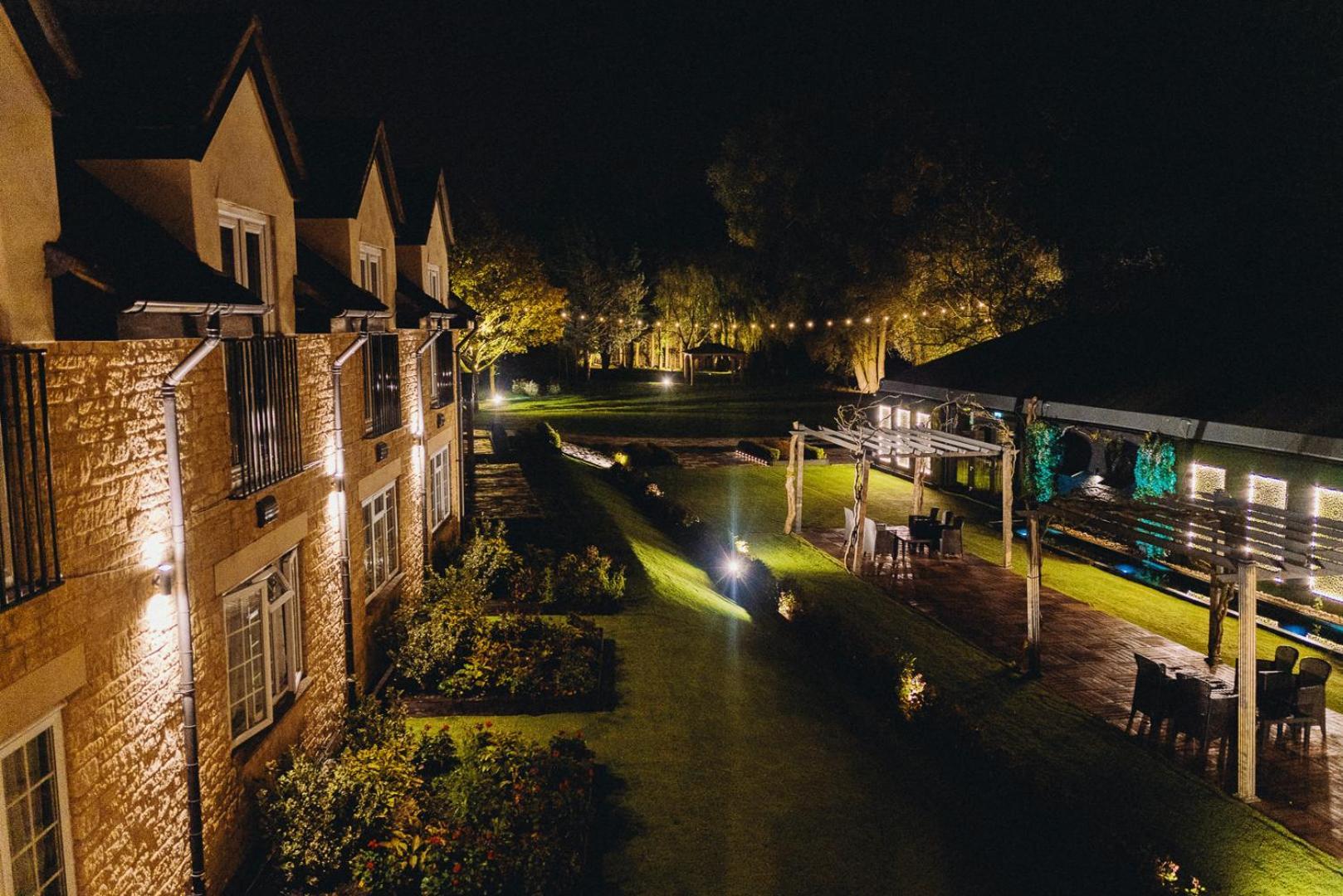 بيسيستر The Chesterton Hotel المظهر الخارجي الصورة