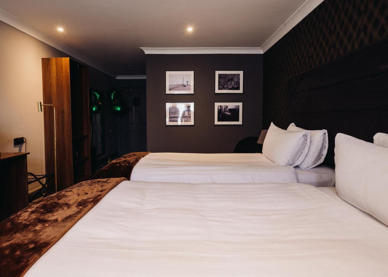بيسيستر The Chesterton Hotel المظهر الخارجي الصورة