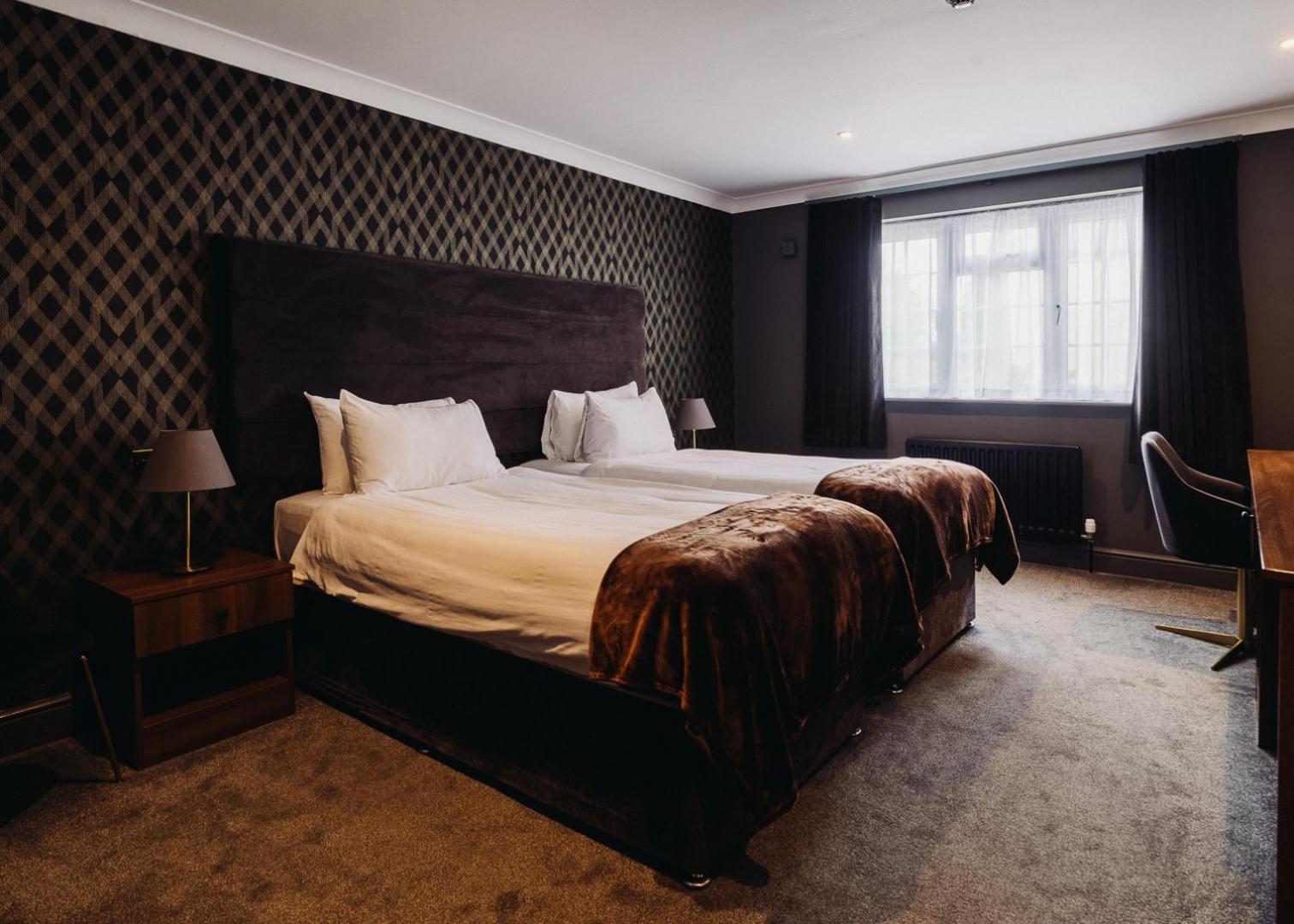 بيسيستر The Chesterton Hotel المظهر الخارجي الصورة