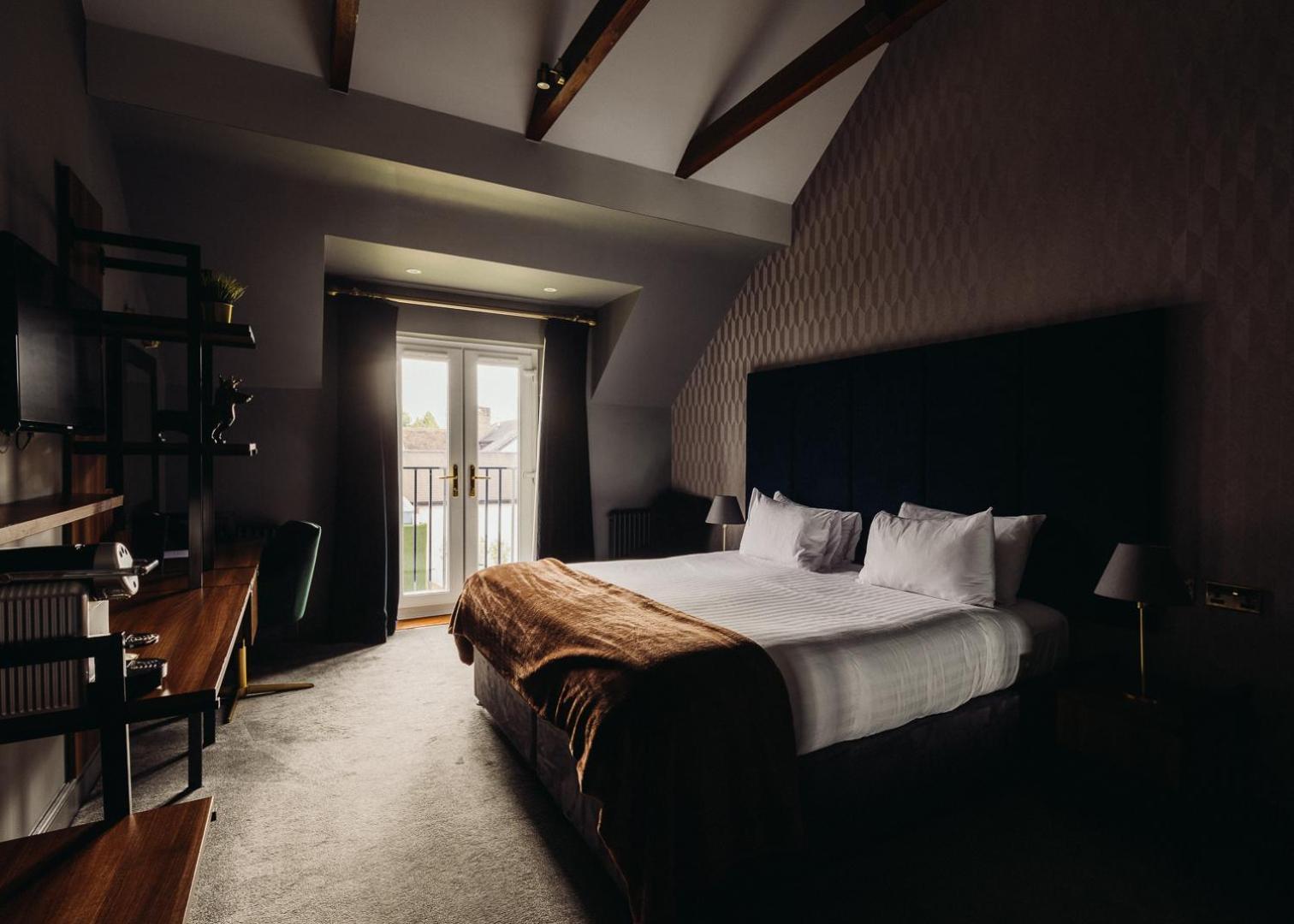 بيسيستر The Chesterton Hotel المظهر الخارجي الصورة