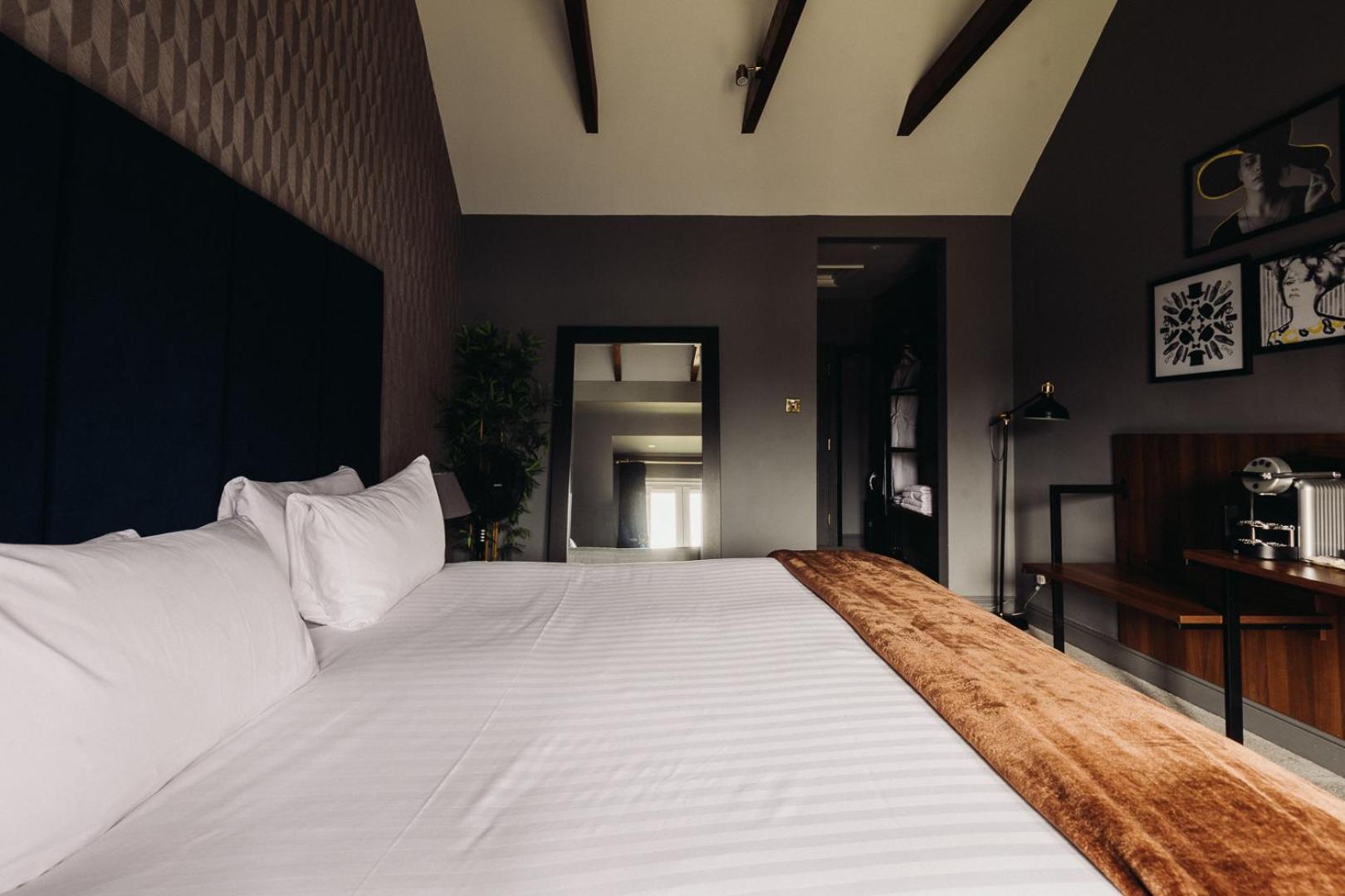 بيسيستر The Chesterton Hotel المظهر الخارجي الصورة