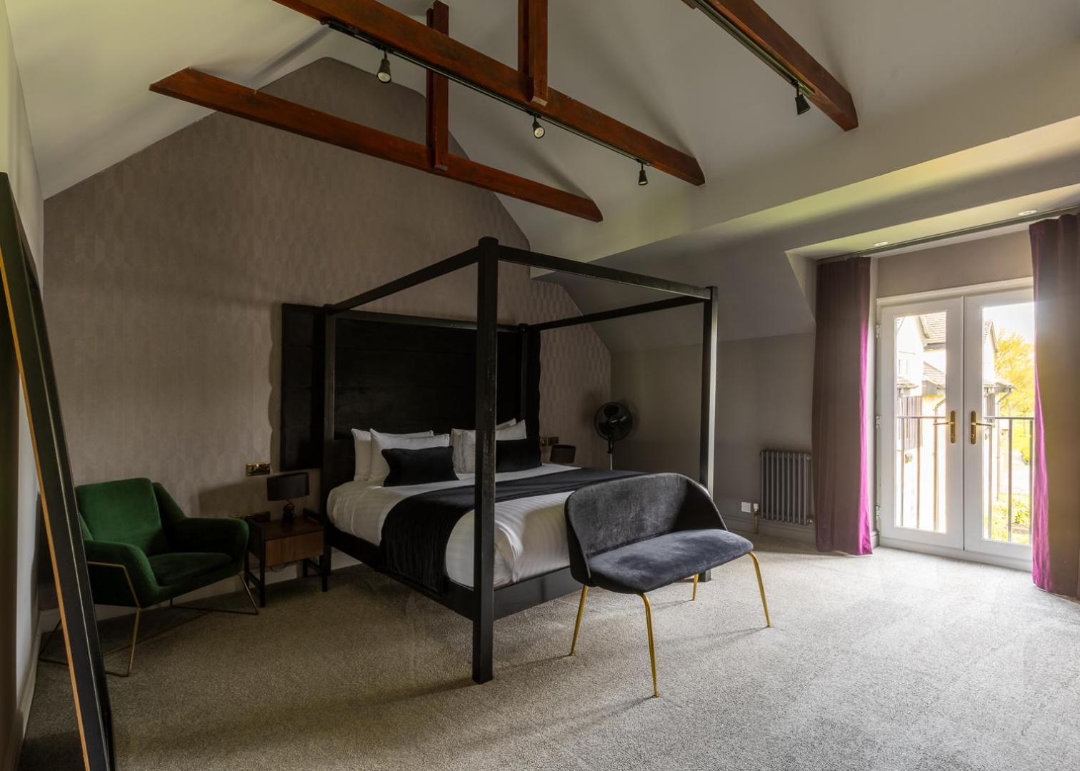 بيسيستر The Chesterton Hotel المظهر الخارجي الصورة