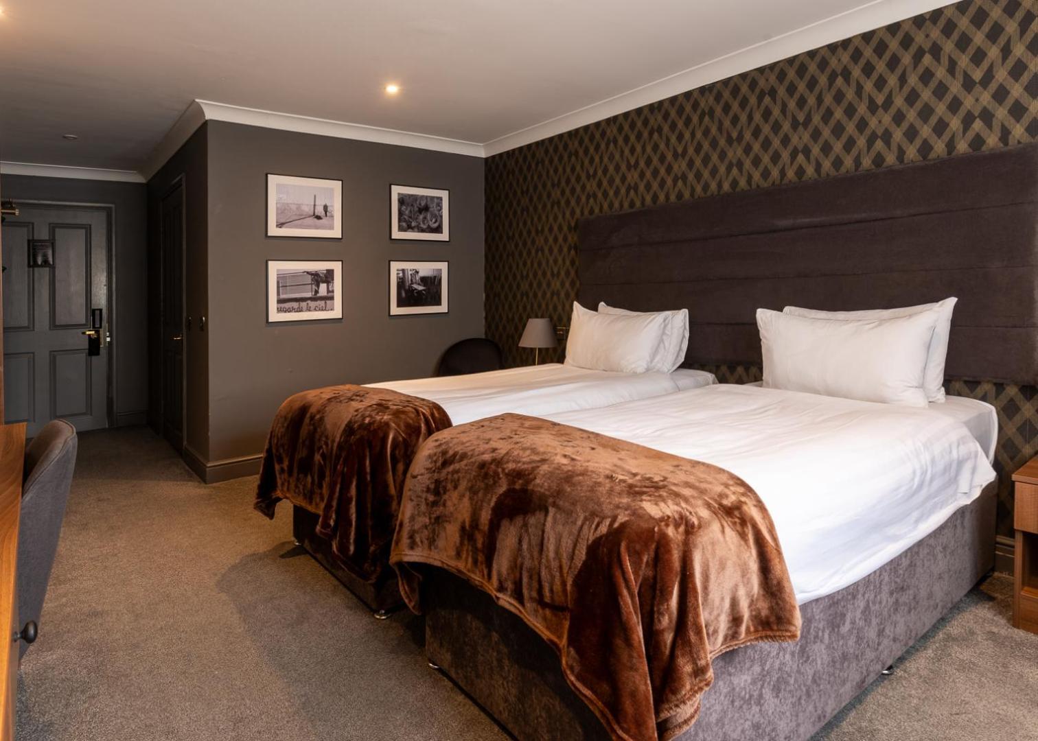 بيسيستر The Chesterton Hotel المظهر الخارجي الصورة