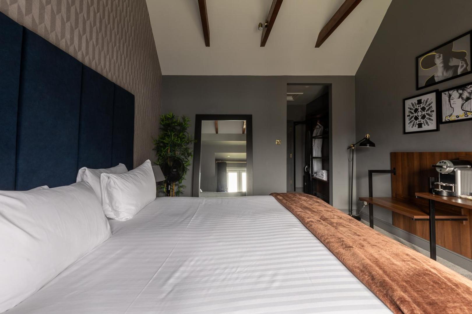 بيسيستر The Chesterton Hotel المظهر الخارجي الصورة
