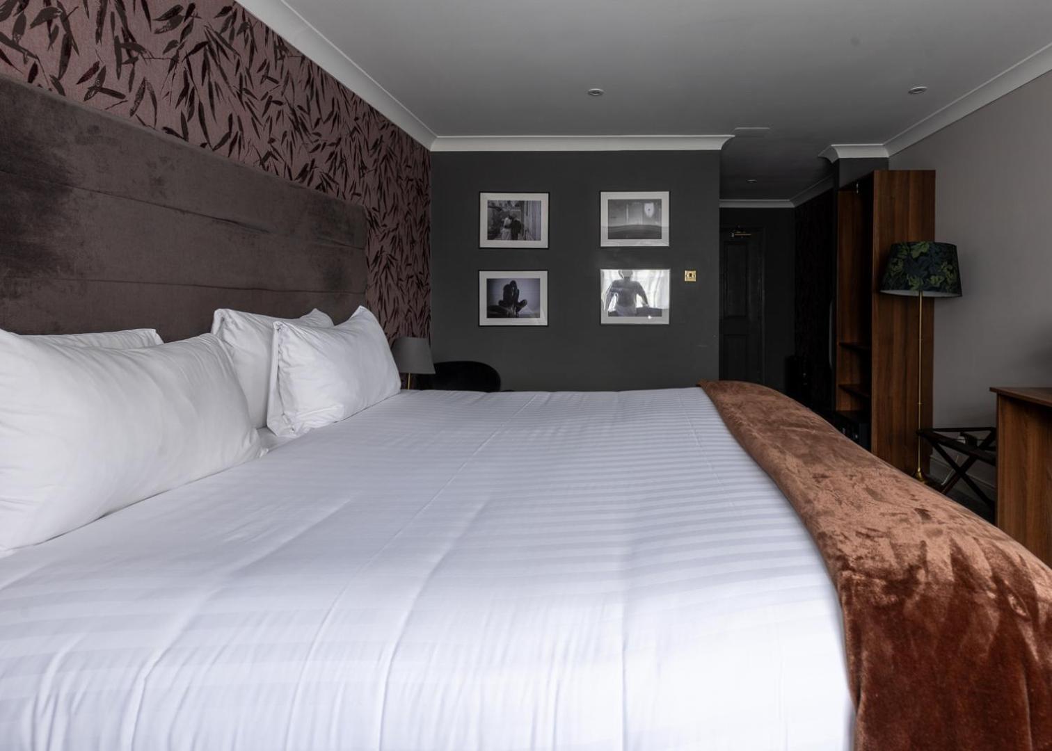 بيسيستر The Chesterton Hotel المظهر الخارجي الصورة