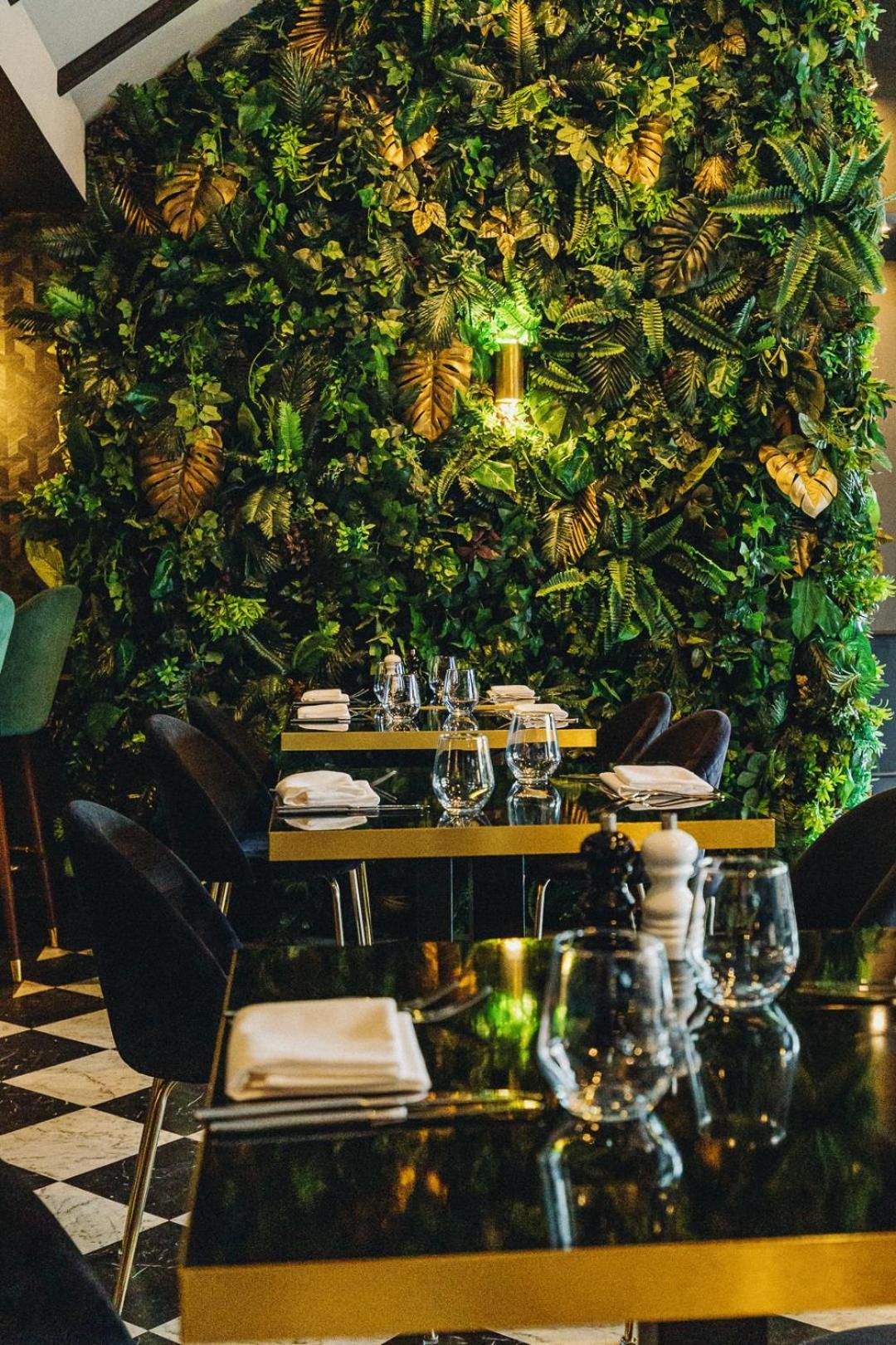 بيسيستر The Chesterton Hotel المظهر الخارجي الصورة